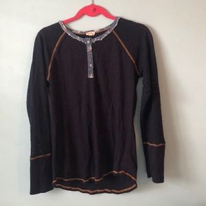 Navy blue waffle long sleeve shirt w/ denim collar